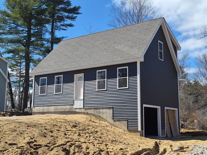 Property Photo:  10 Phyllis Avenue  NH 03077 