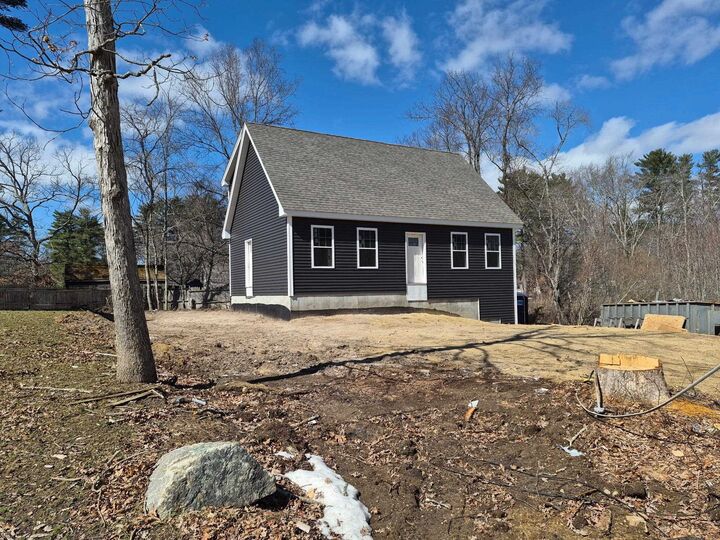 Property Photo: 10 Phyllis Avenue NH 03077