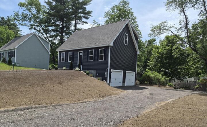 Property Photo: 10 Phyllis Avenue NH 03077