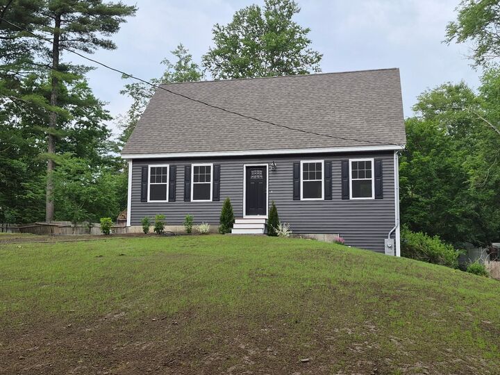 Property Photo:  10 Phyllis Avenue  NH 03077 