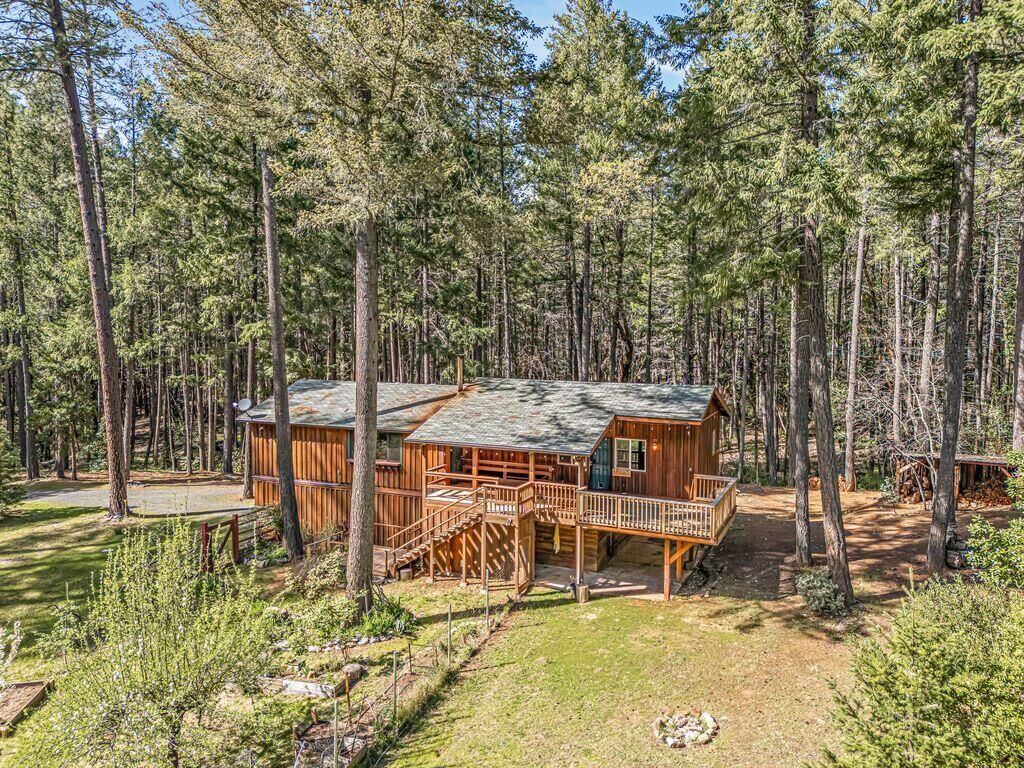 Property Photo: 707 McMullen Creek Road OR 97538
