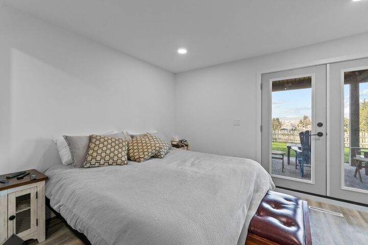 Property Photo: 1321 10 Avenue NE BC V1E 2V6