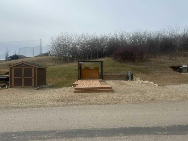 Property Photo: 25054 South Pine Road Road 6105 AB T0M 1R0