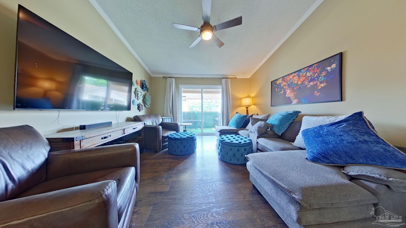 Property Photo: 2303 W Michigan Ave E-8 FL 32526