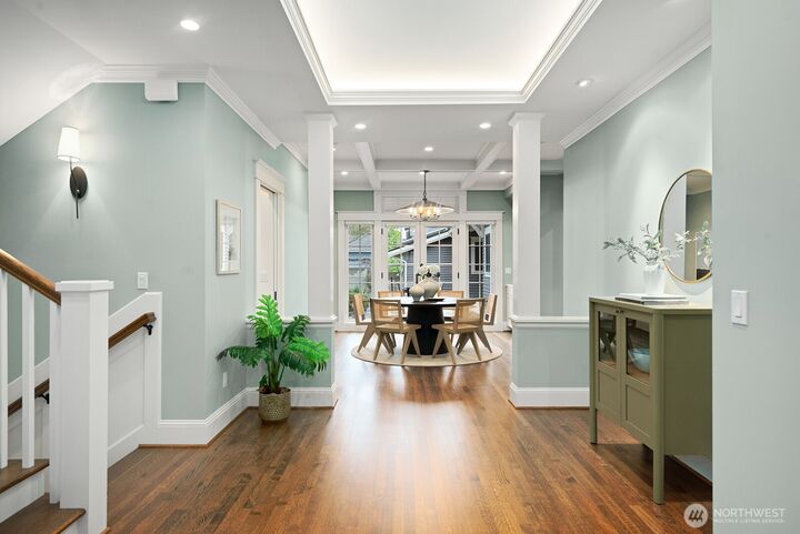 Property Photo: 5801 Kensington Place N WA 98103