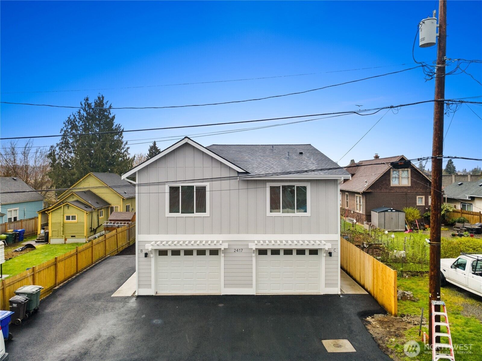 Property Photo:  2417  Harrison Avenue B  WA 98201 