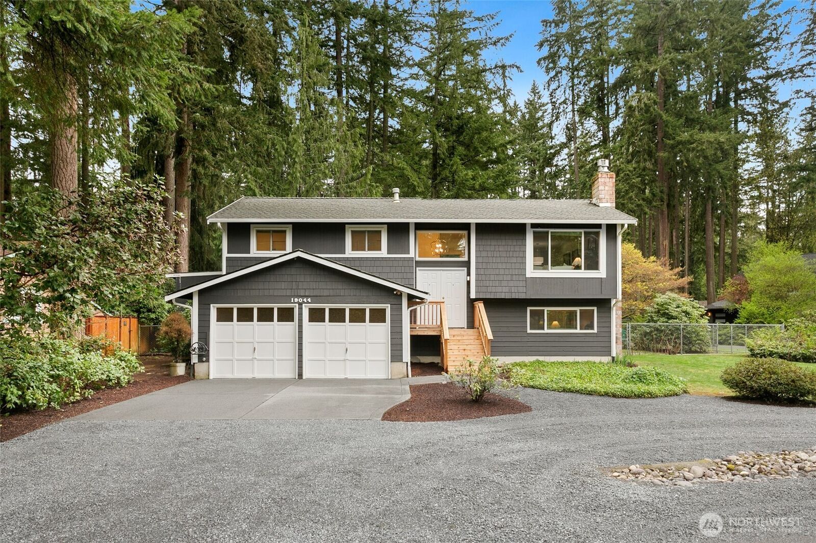 Property Photo: 19044 NE 165th Place WA 98072