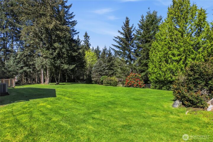 Property Photo:  827  Illahee Drive  WA 98333 