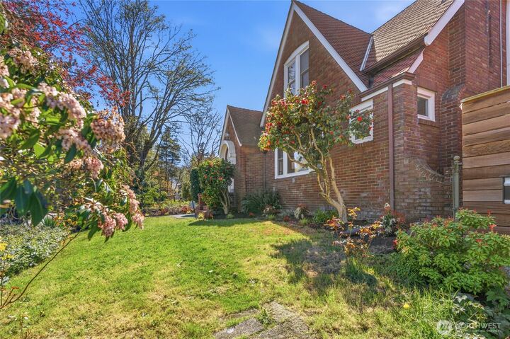 Property Photo: 7311 Seward Park Avenue S WA 98118