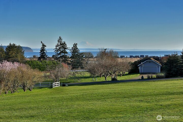 Property Photo: 1975 Hillvista Place WA 98249