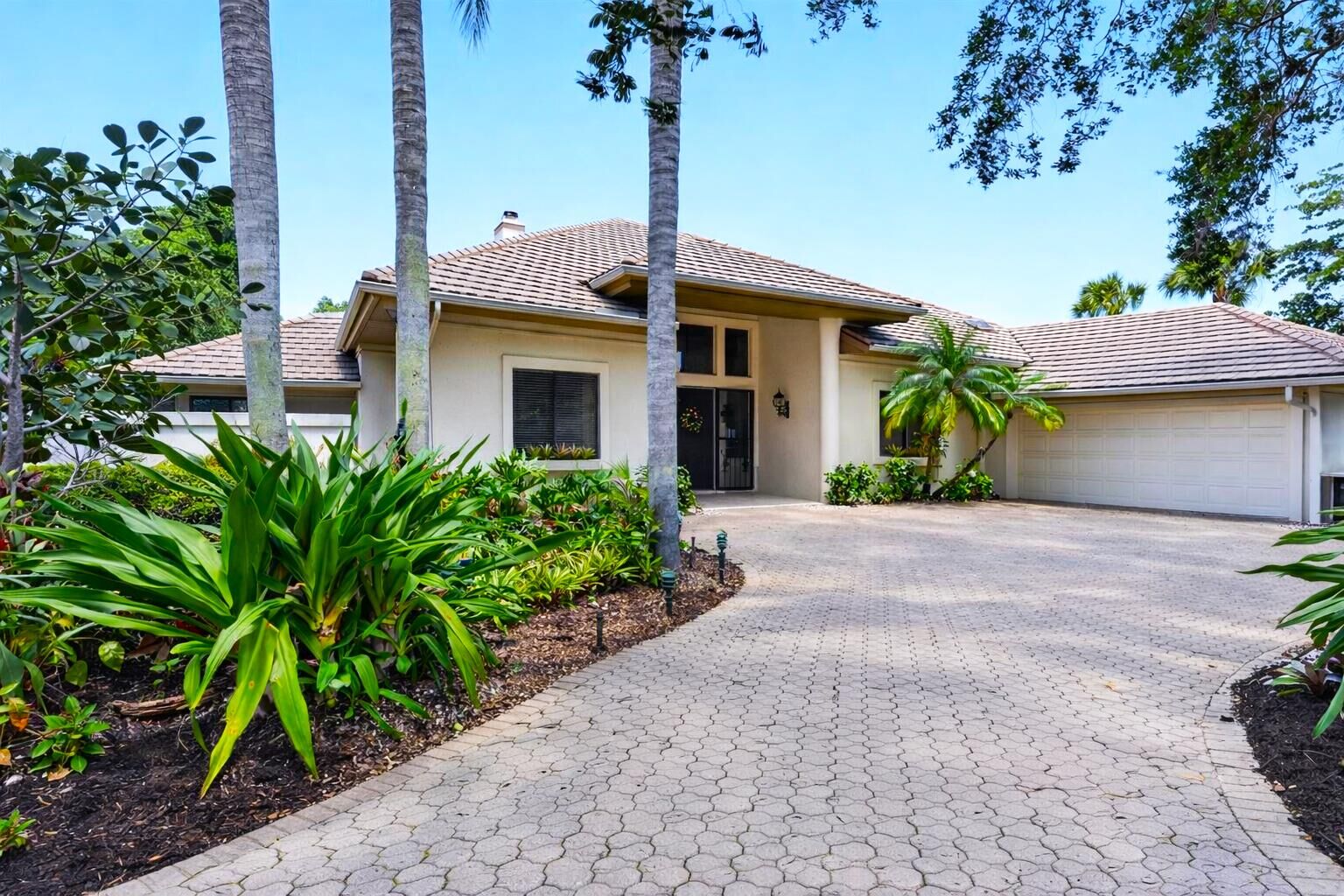 Property Photo: 6460 SE Winged Foot Drive FL 34997