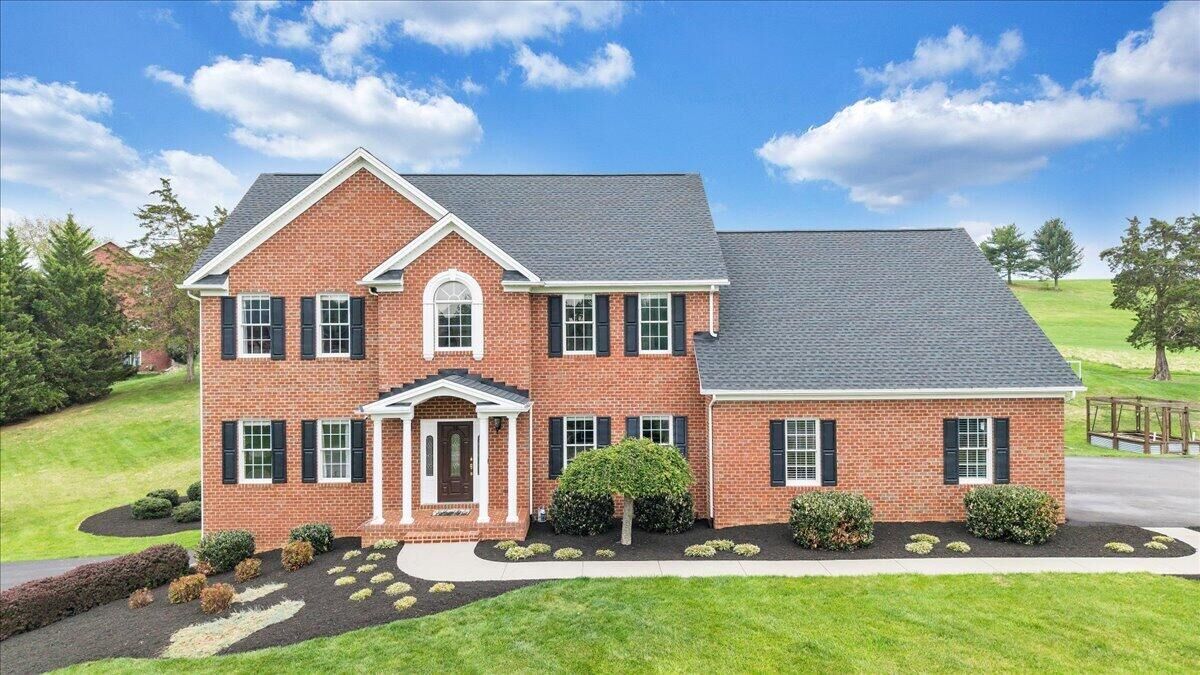 Property Photo: 580 Scarlet Dr VA 24083