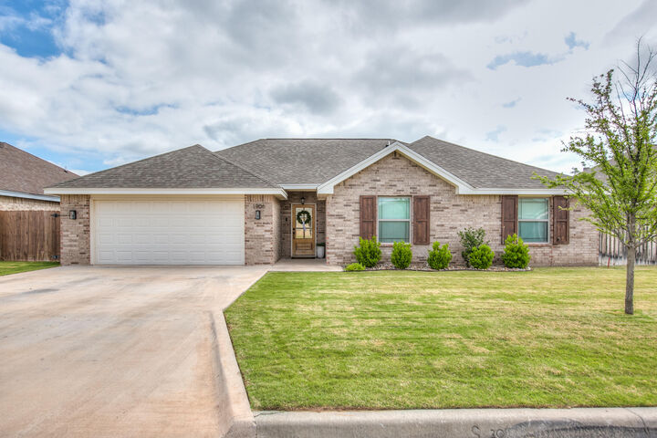 Property Photo:  1906 Case Avenue  TX 76904 