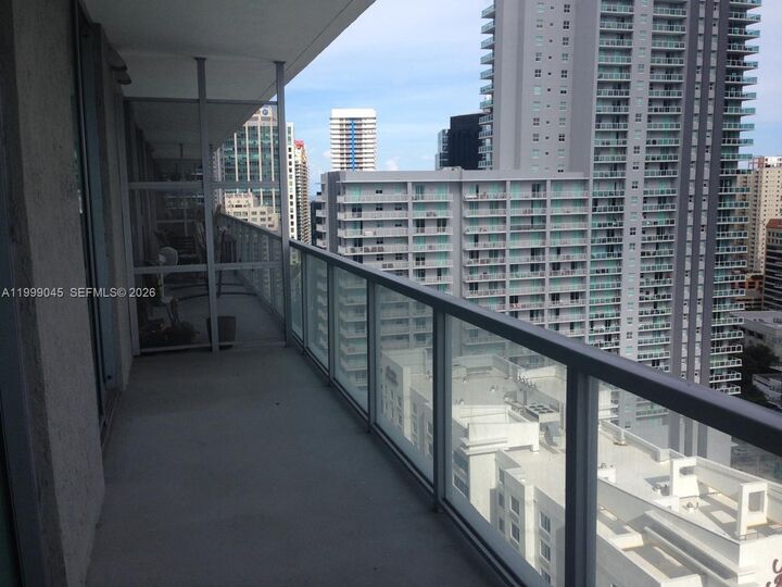 Property Photo:  79 SW 12th St 2702-S  FL 33130 