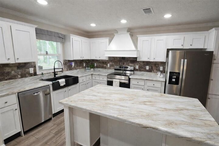 Property Photo:  1894 Lake Vernon Road  LA 71446 