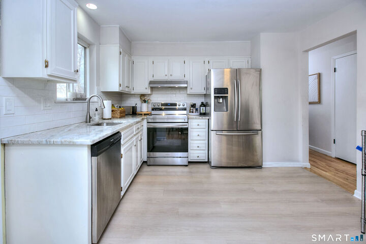 Property Photo:  518 Bennetts Farm Road  CT 06877 