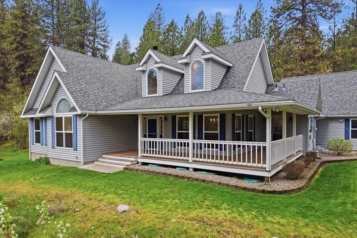 Property Photo: 19722 E Pheasant Dr WA 99016