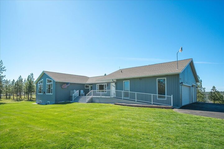Property Photo:  6710 N Prairie Crest Rd  WA 99224 
