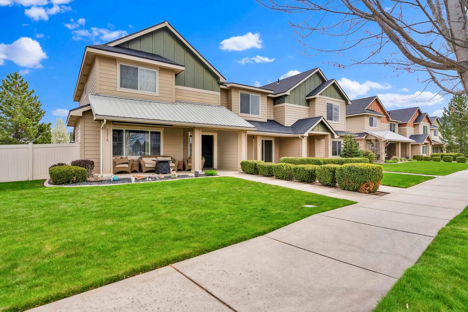 Property Photo:  2260 N Country Vista Blvd  WA 99019 