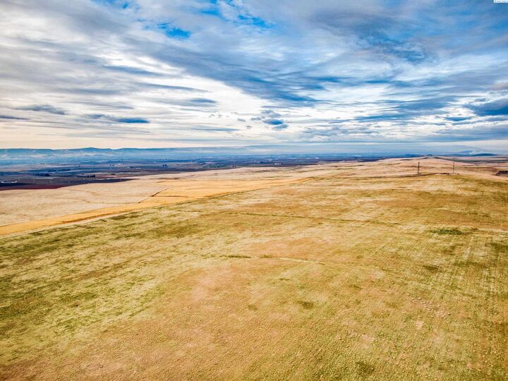 Property Photo:  2000 I Nka Crosby Rd  WA 99350 