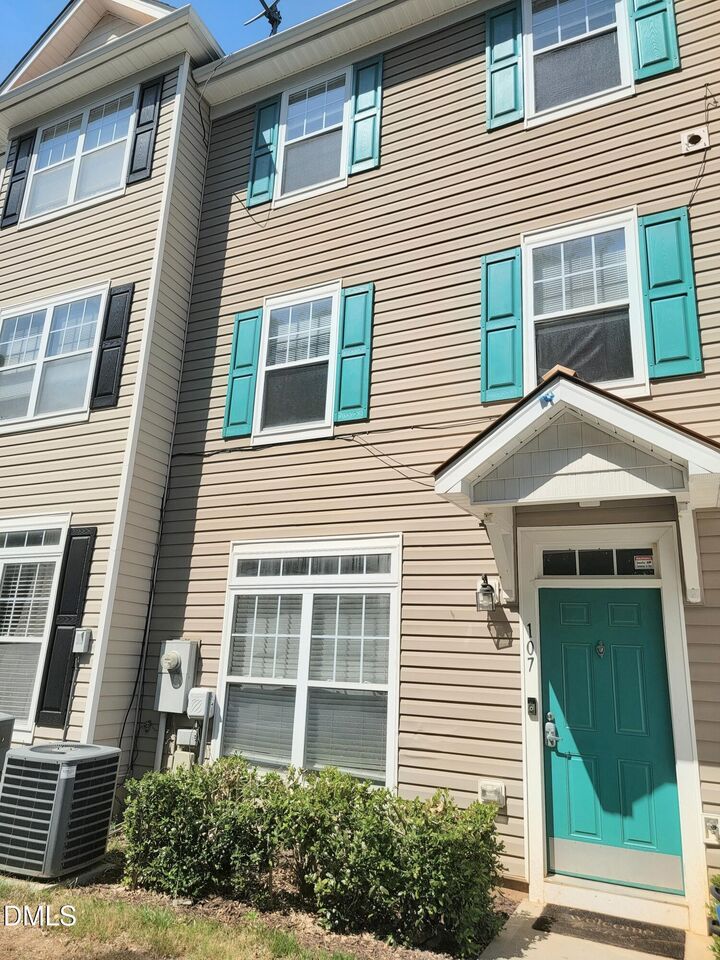 Property Photo: 2220 Valley Edge Drive 107 NC 27614