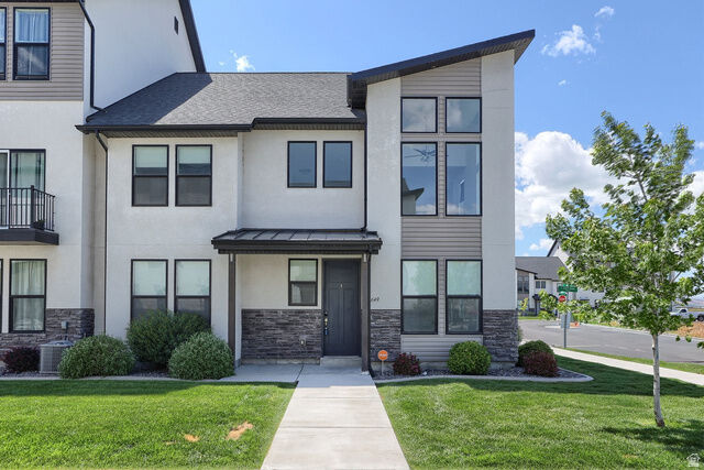 Property Photo: 1649 N 1320 E UT 84651