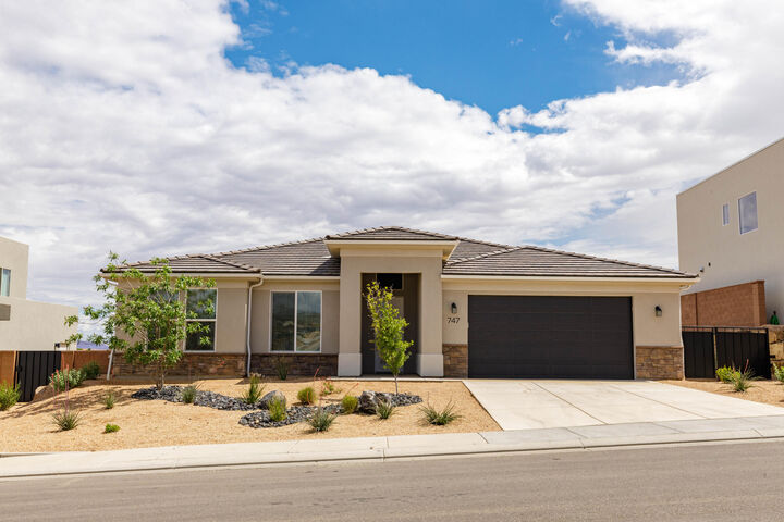 Property Photo: 747 Mincio Dr UT 84770