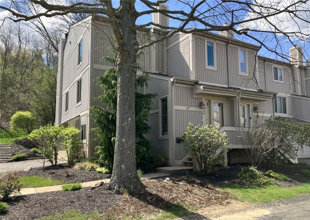 Property Photo:  1548 Pineview Drive  PA 15241 