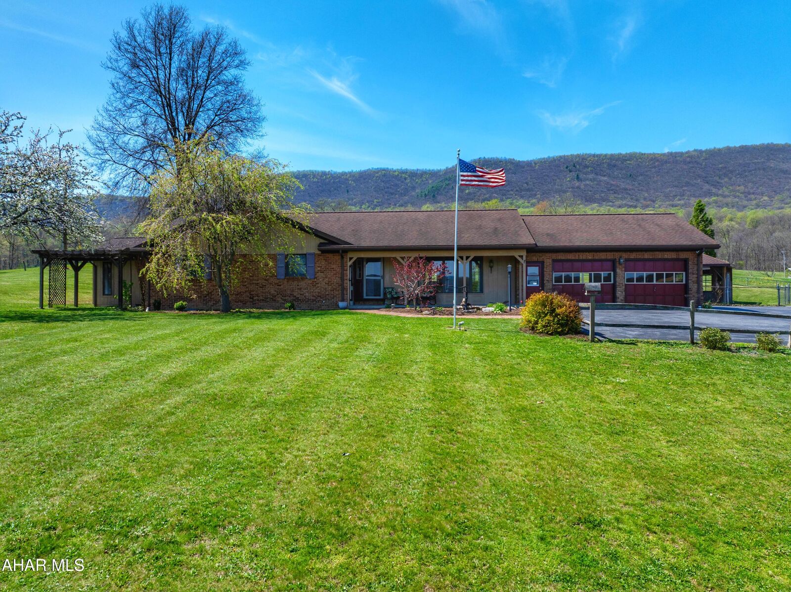 Property Photo: 2679 Raystown Road PA 16650