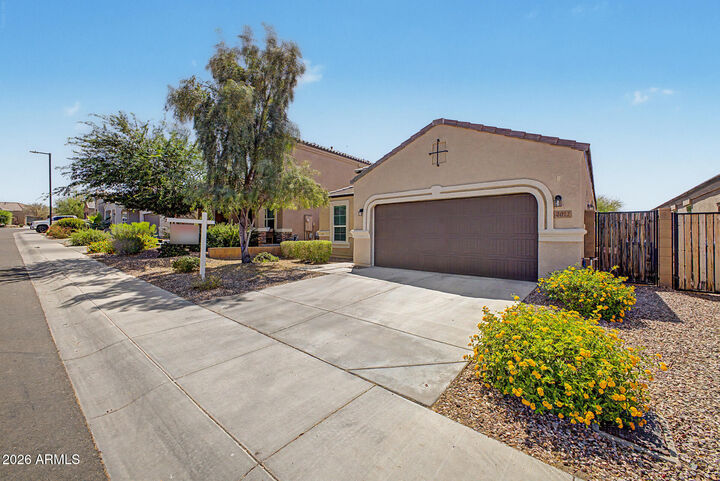 Property Photo:  2011 W Yellowbird Lane  AZ 85085 