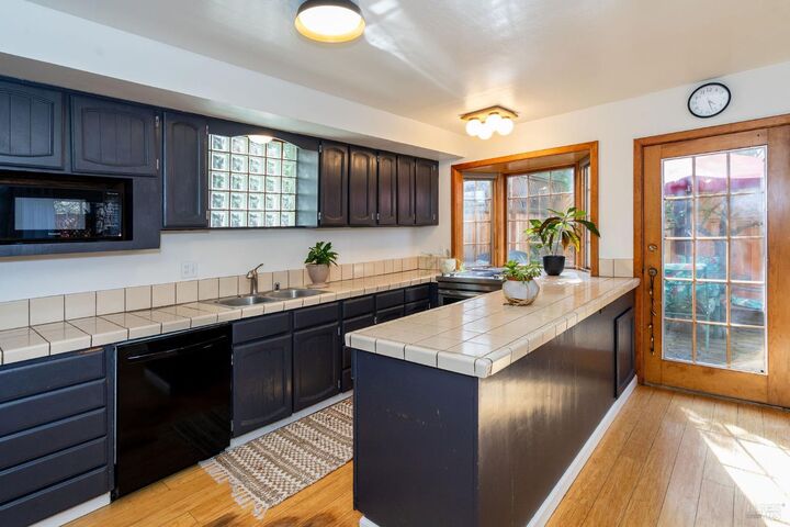 Property Photo:  2300 Avenida De Las Brisas Street  CA 95405 