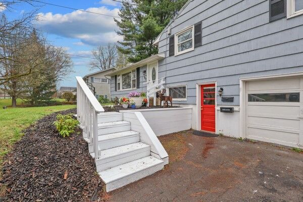 Property Photo:  902 Leroy Road  NY 13212 