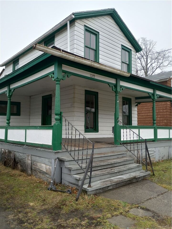 Property Photo:  1315 Hall Street  NY 14901 
