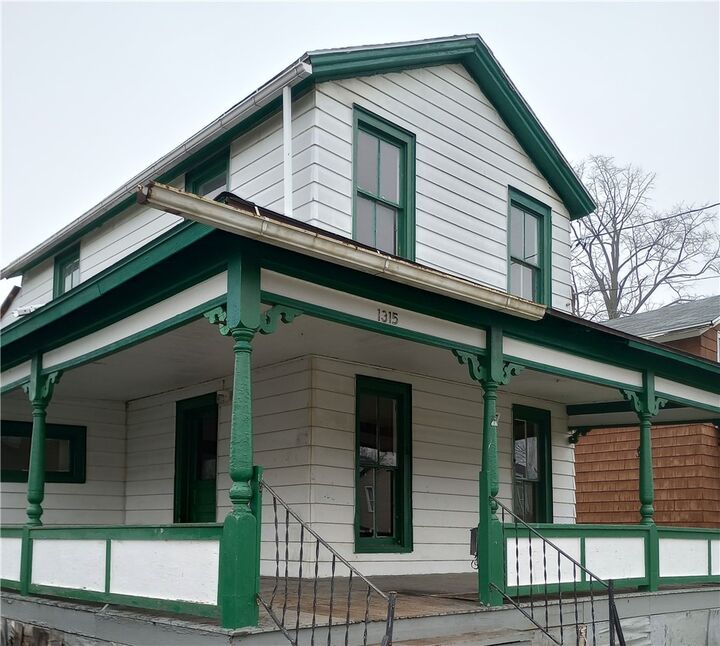 Property Photo:  1315 Hall Street  NY 14901 