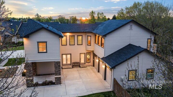 Property Photo: 1896 E Meadow Creek Dr ID 83646