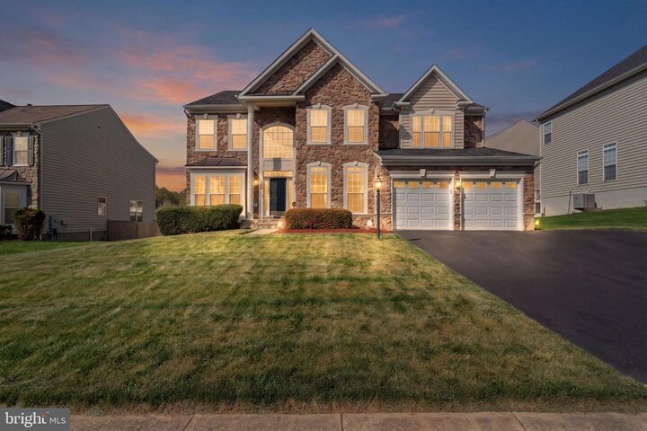 Property Photo:  5072 Two Chimneys Court  VA 22193 