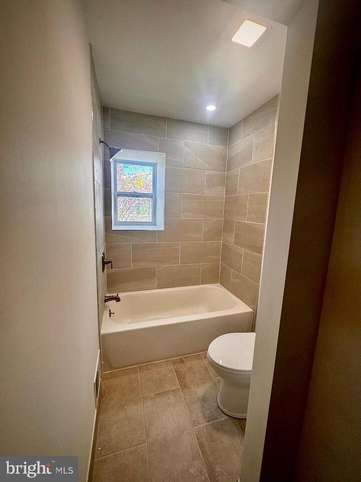 Property Photo:  532 Linda Court  NJ 08724 