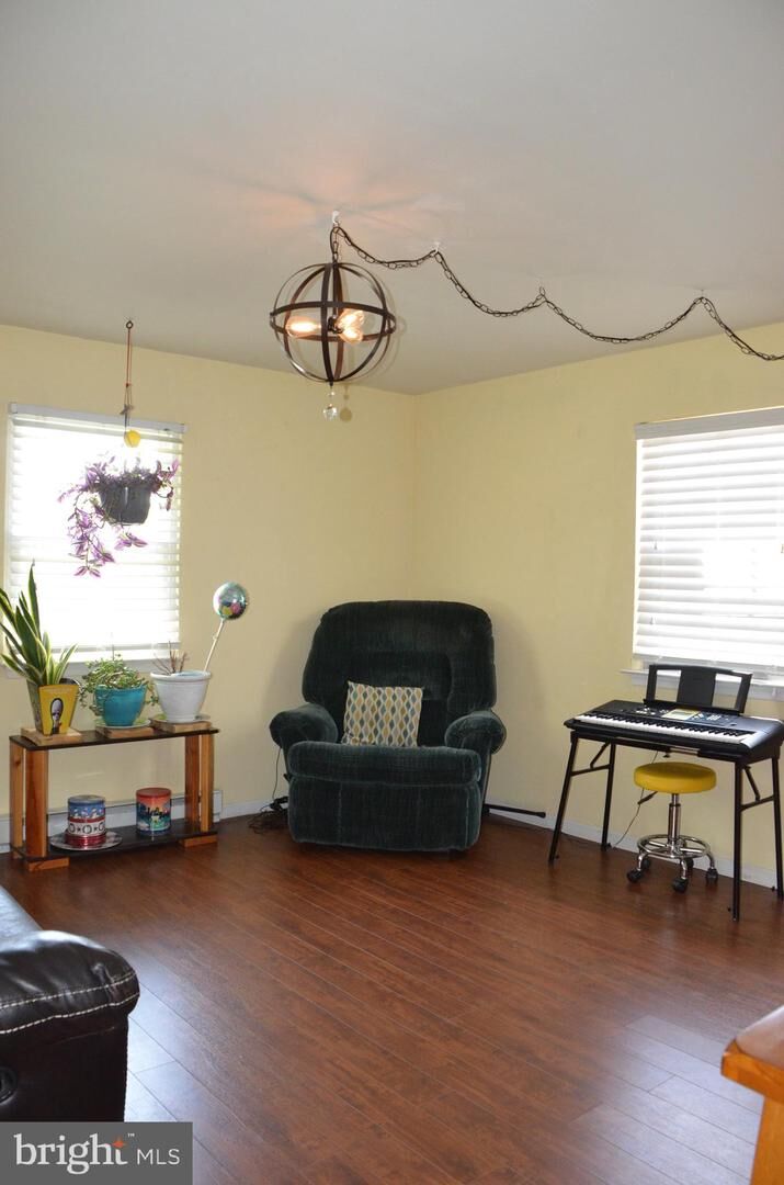 Property Photo:  847 N Van Buren Street  PA 18109 