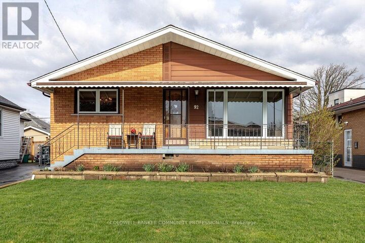 Property Photo: 92 Reid Avenue South ON L8K 3V1