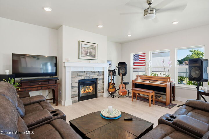 Property Photo: 1389 E Ezra Ave ID 83835