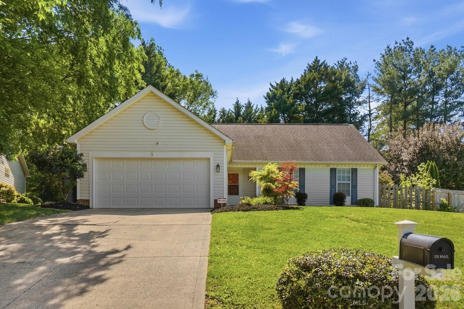 Property Photo:  3419 Pondridge Court  NC 28269 