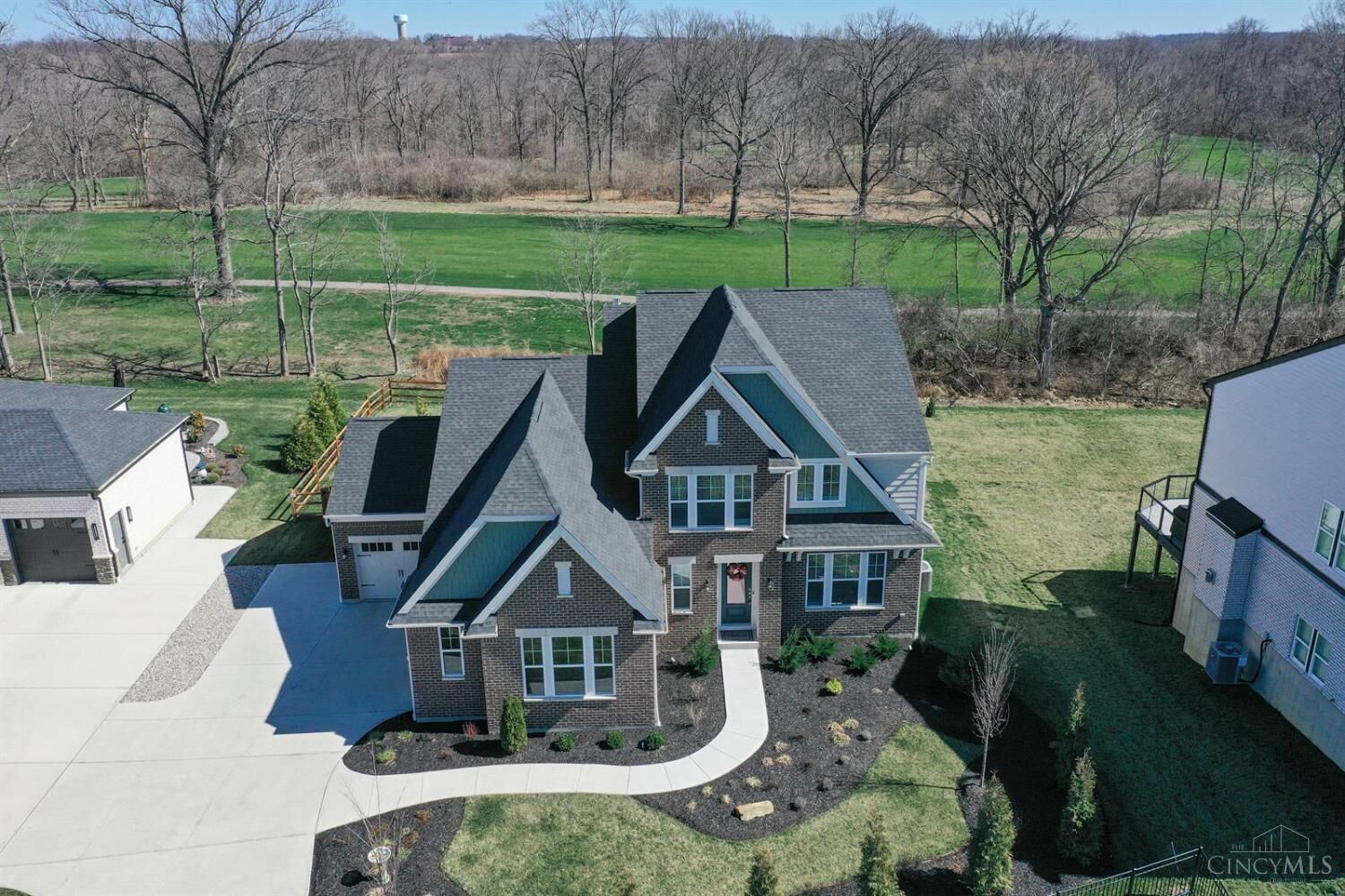 Property Photo:  5007 Bogey Court  OH 45036 