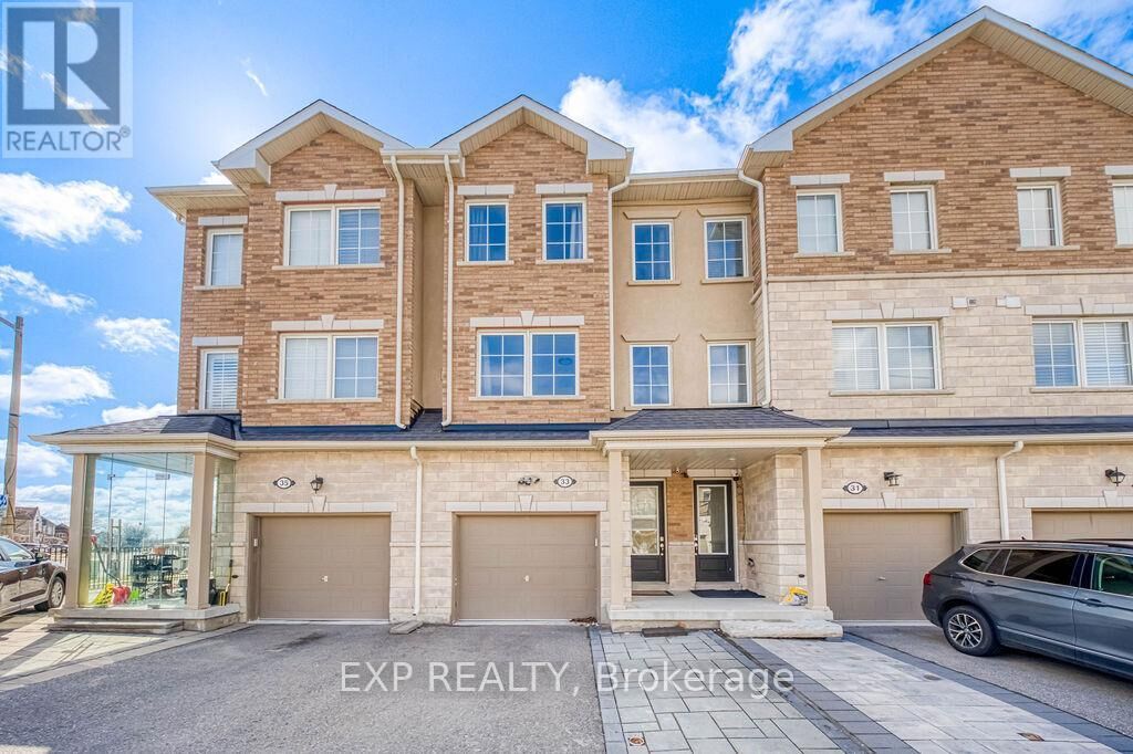 Property Photo: 33 Karl Williams Lane ON L3S 0C7
