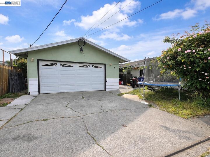 Property Photo:  634 8th St  CA 94801 