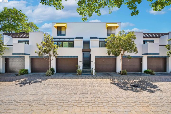 Property Photo:  844 Balboa Ln  CA 94404 