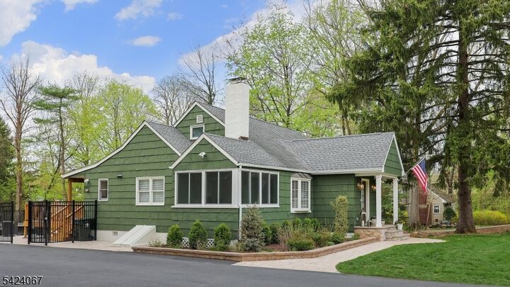 Property Photo:  134 W Oak St  NJ 07920 