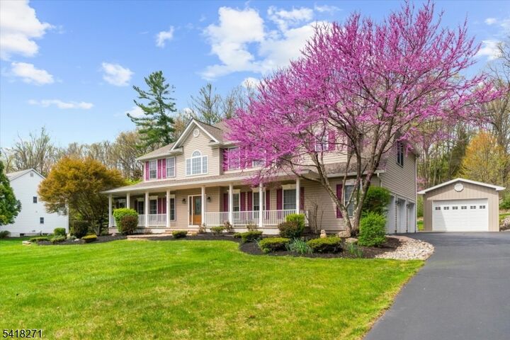 Property Photo:  9 Hartley Ct  NJ 08848 