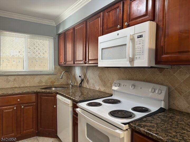 Property Photo:  95 Park St 3  NJ 07042 