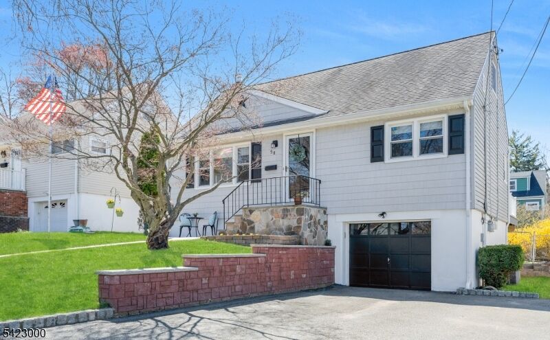 Property Photo:  58 Phyllis Rd  NJ 07052 