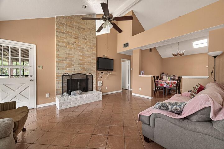 Property Photo:  12427 S Rachlin Cir  TX 77071 